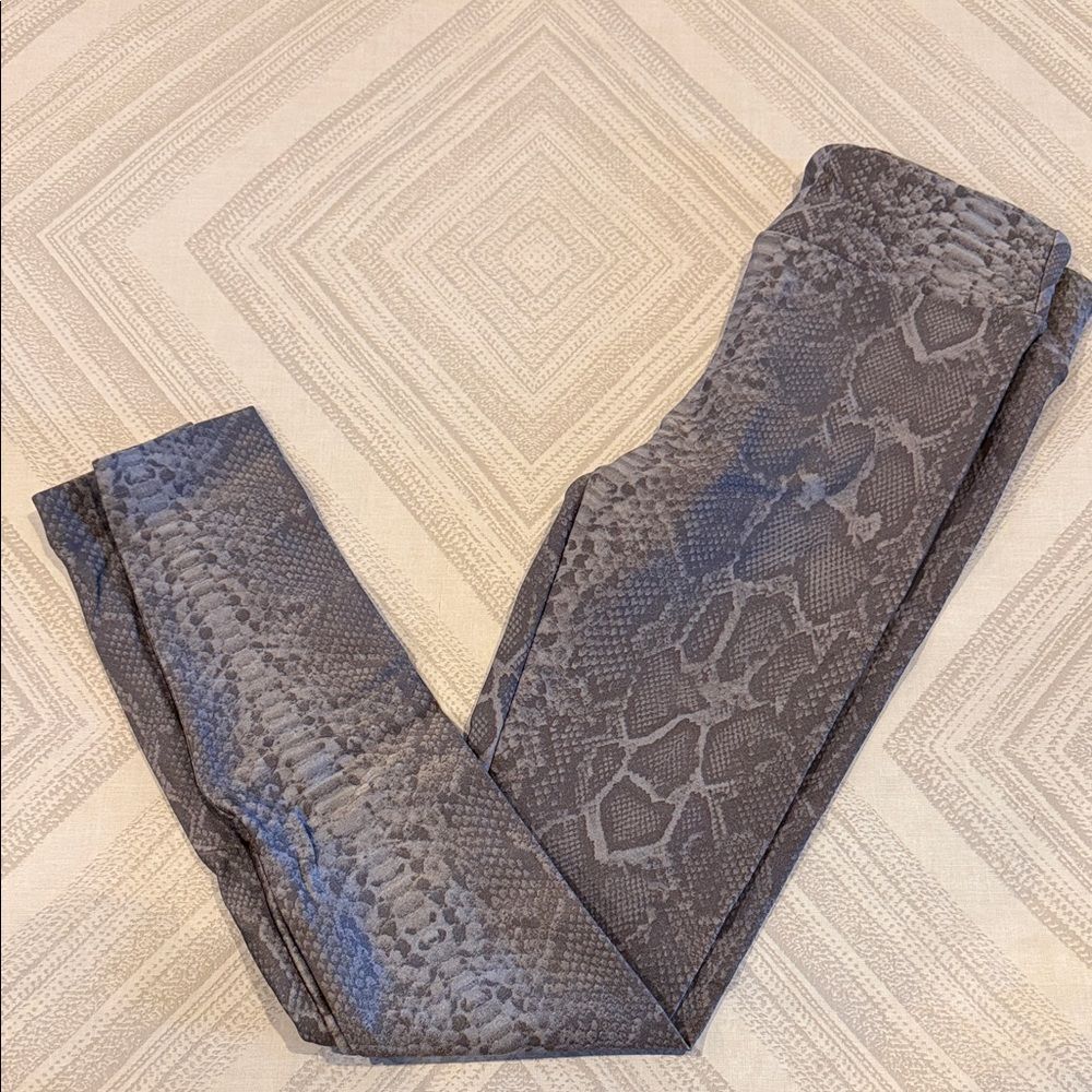 Koral Charcoal Snake Print Leggings XS Mid Rise Full Length 24.5” Inseam